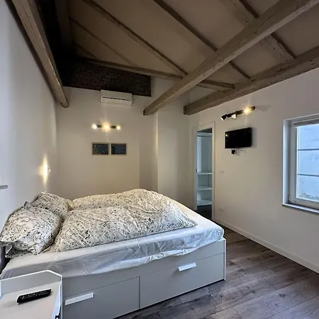 Apartment Mazzini Suits *